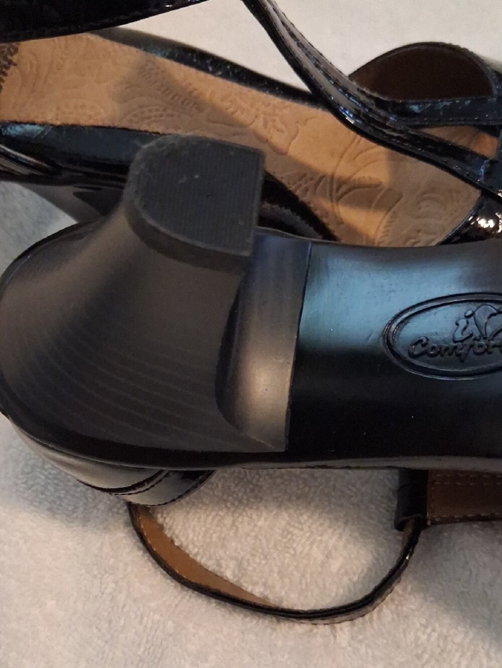 Comfortiva Black Patent T-Strap Platform Heels - Picture 5 of 9